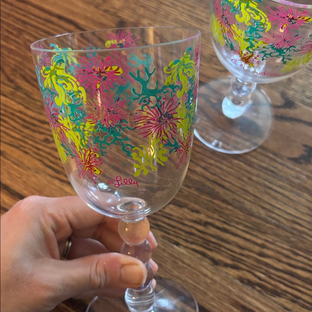 Lilly Pulitzer Acrylic Wine Glasses, Coral Print - Picture 2 of 4